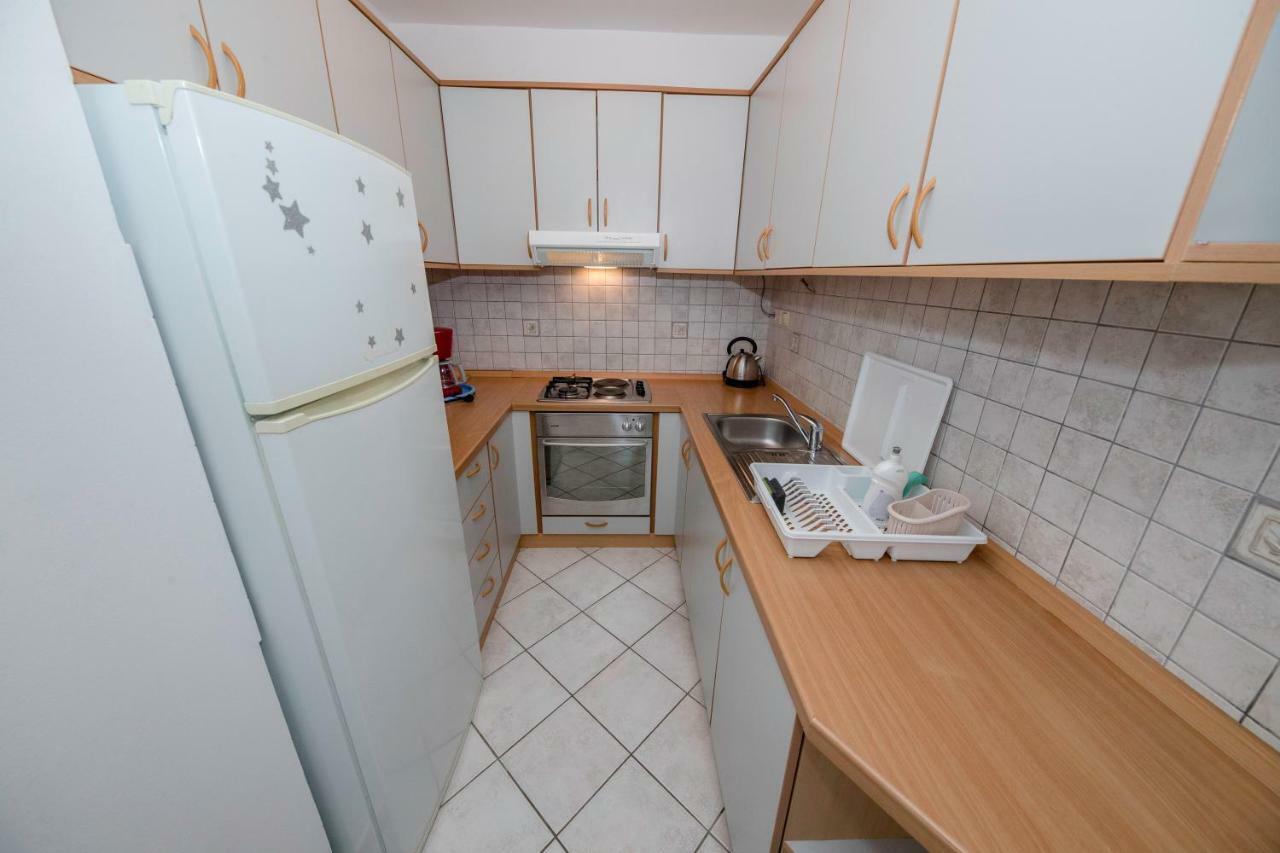 Kuca Leonora Apartment Banjol Ngoại thất bức ảnh